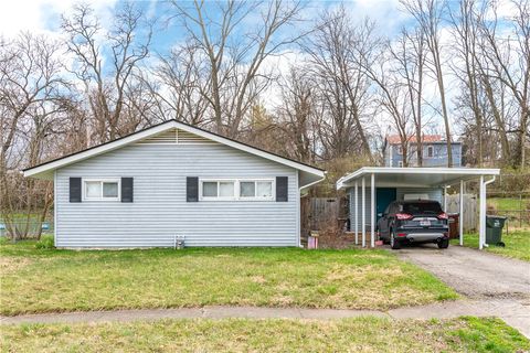 Photo of 2400 Longview Avenue, Dayton, OH 45431 (MLS # 954670)