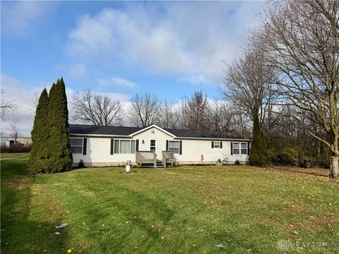 Photo of 202 Jamestown Road, South Charleston, OH 45368 (MLS # 948315)