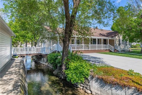 Photo of 131 N Maple Avenue, Fairborn, OH 45324 (MLS # 957317)