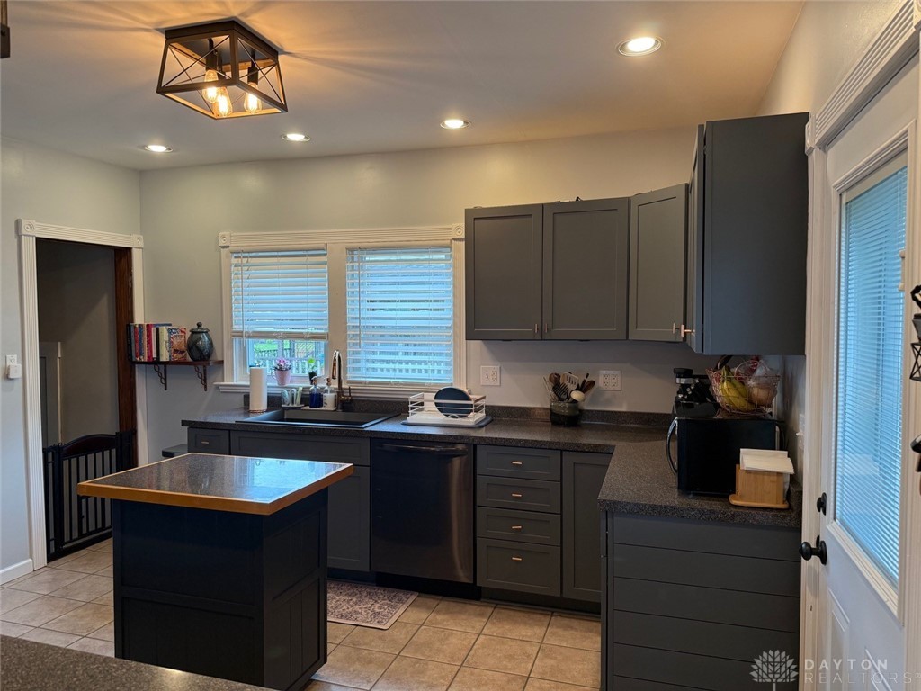 104 Floral Avenue, Springfield, Ohio image 3
