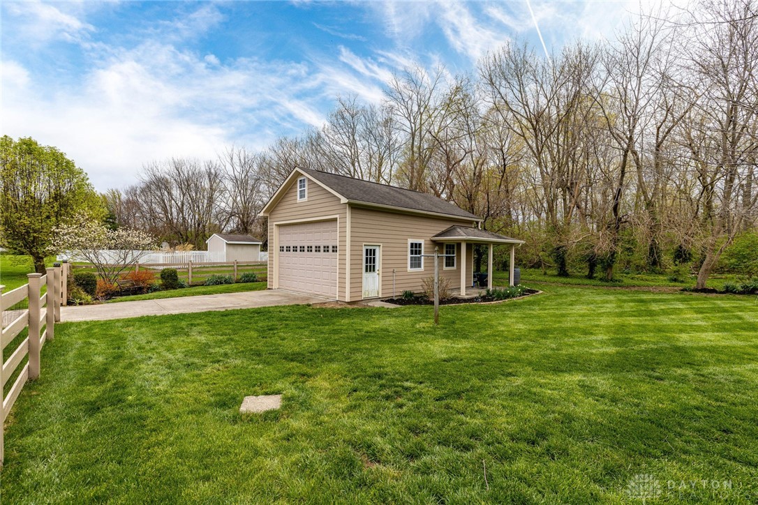 2483 Emerald Way, Waynesville, Ohio image 8
