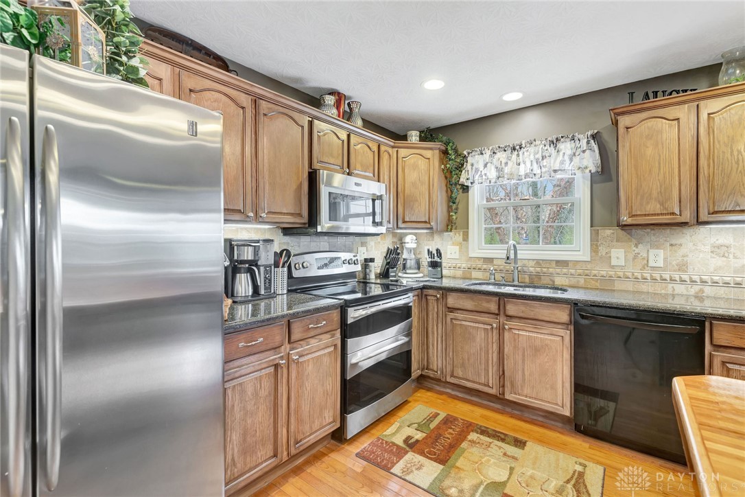 2483 Emerald Way, Waynesville, Ohio image 25