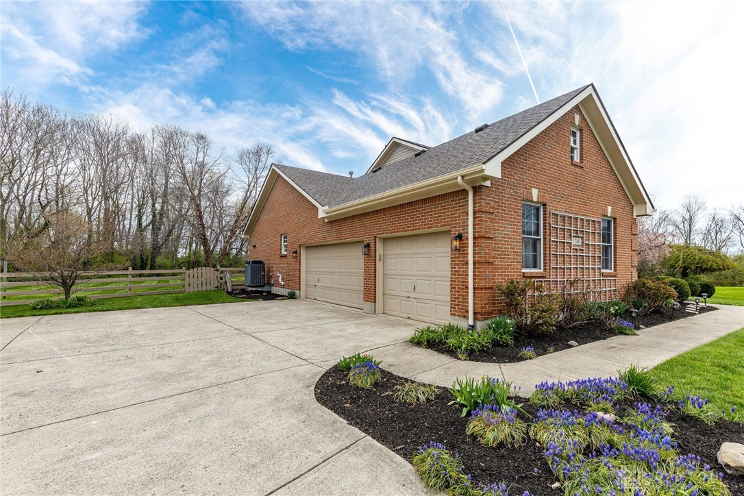 2483 Emerald Way, Waynesville, Ohio image 6