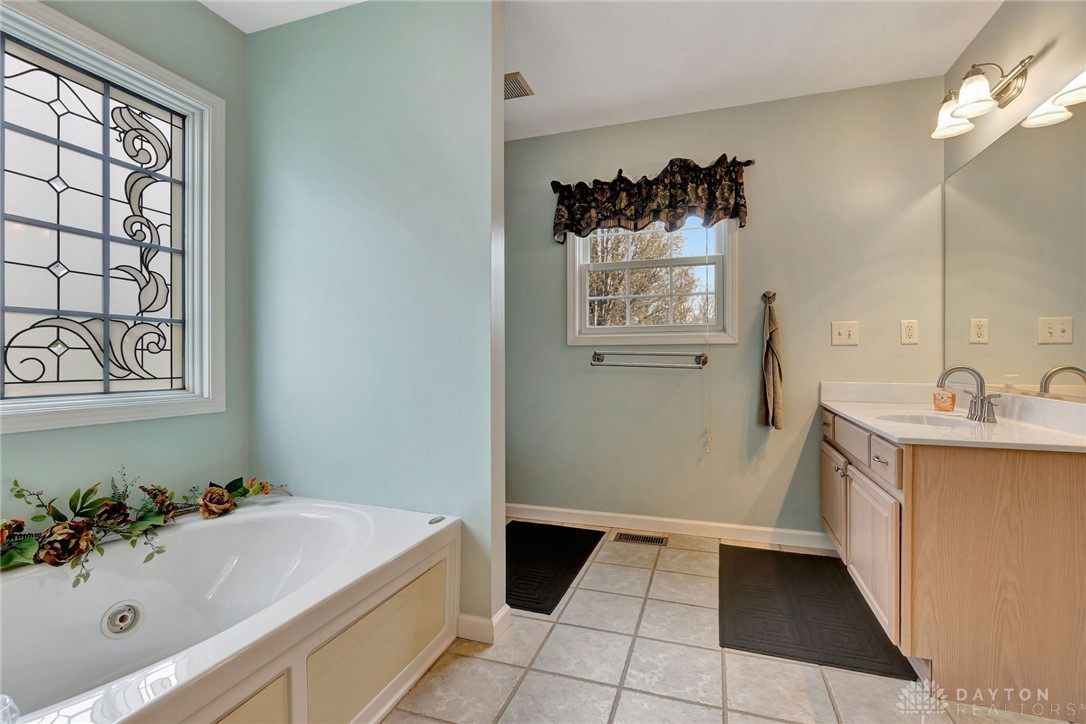 2483 Emerald Way, Waynesville, Ohio image 36