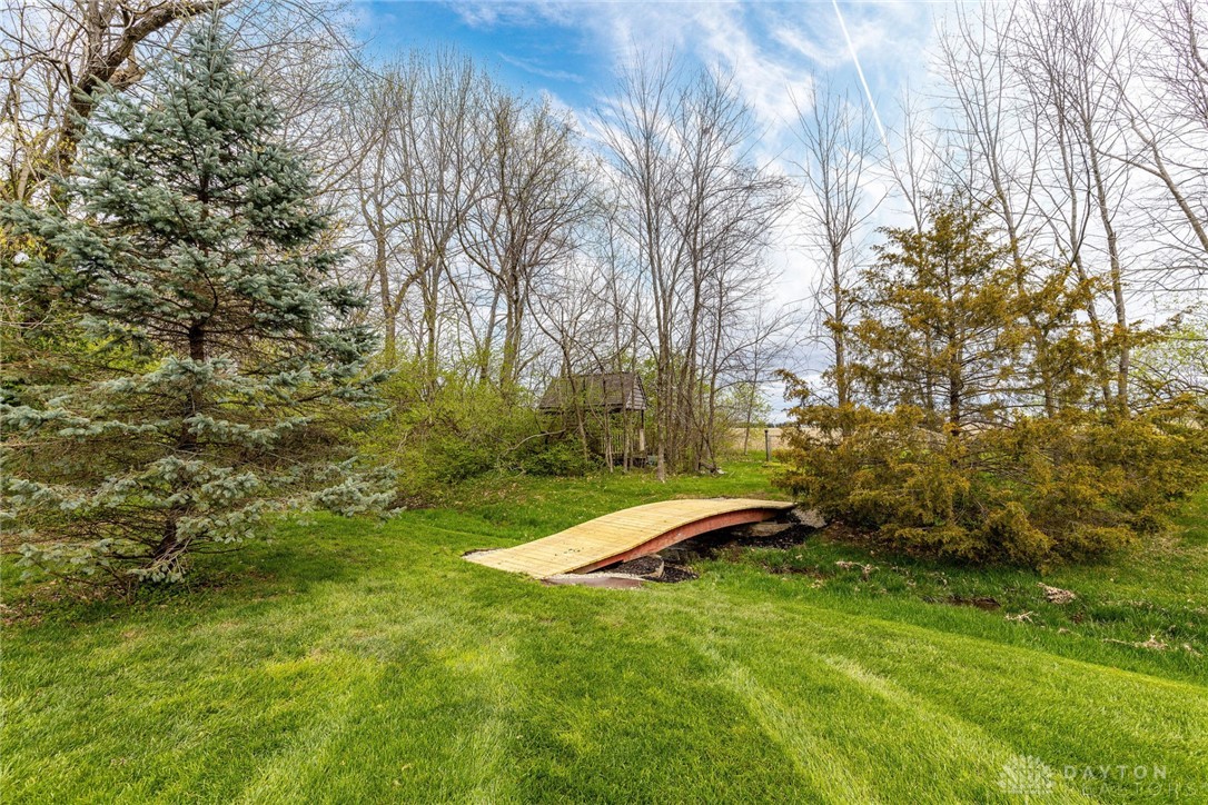 2483 Emerald Way, Waynesville, Ohio image 12
