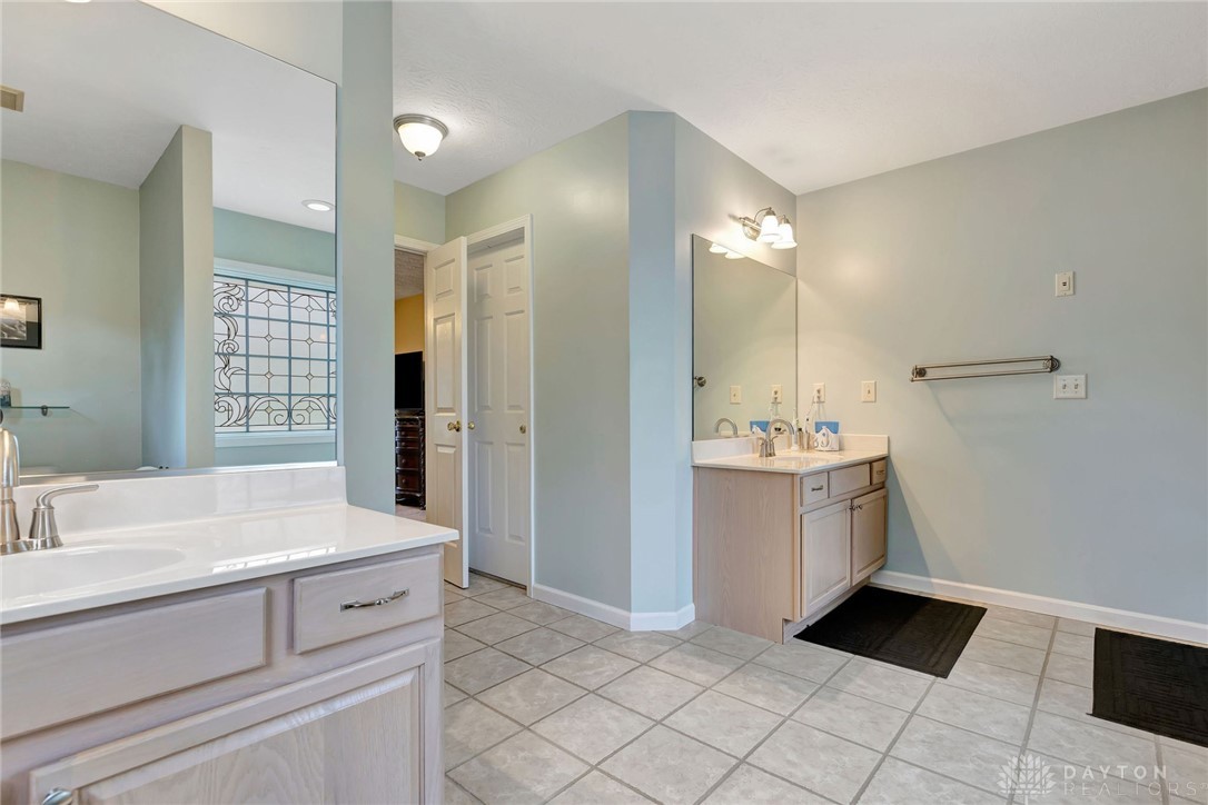 2483 Emerald Way, Waynesville, Ohio image 37