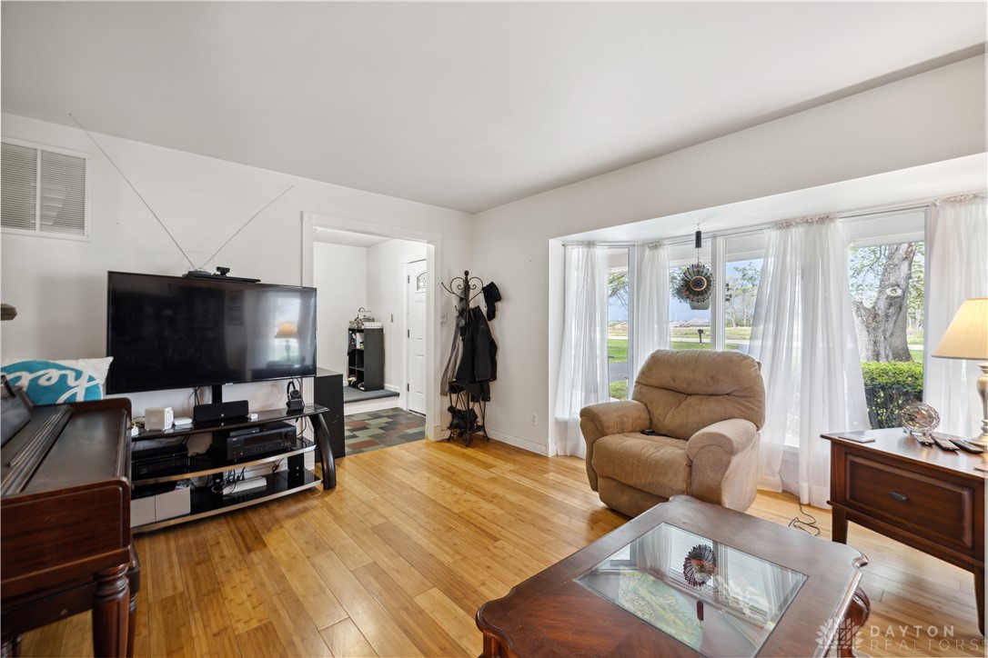 2063 Deweese Road, Troy, Ohio image 10