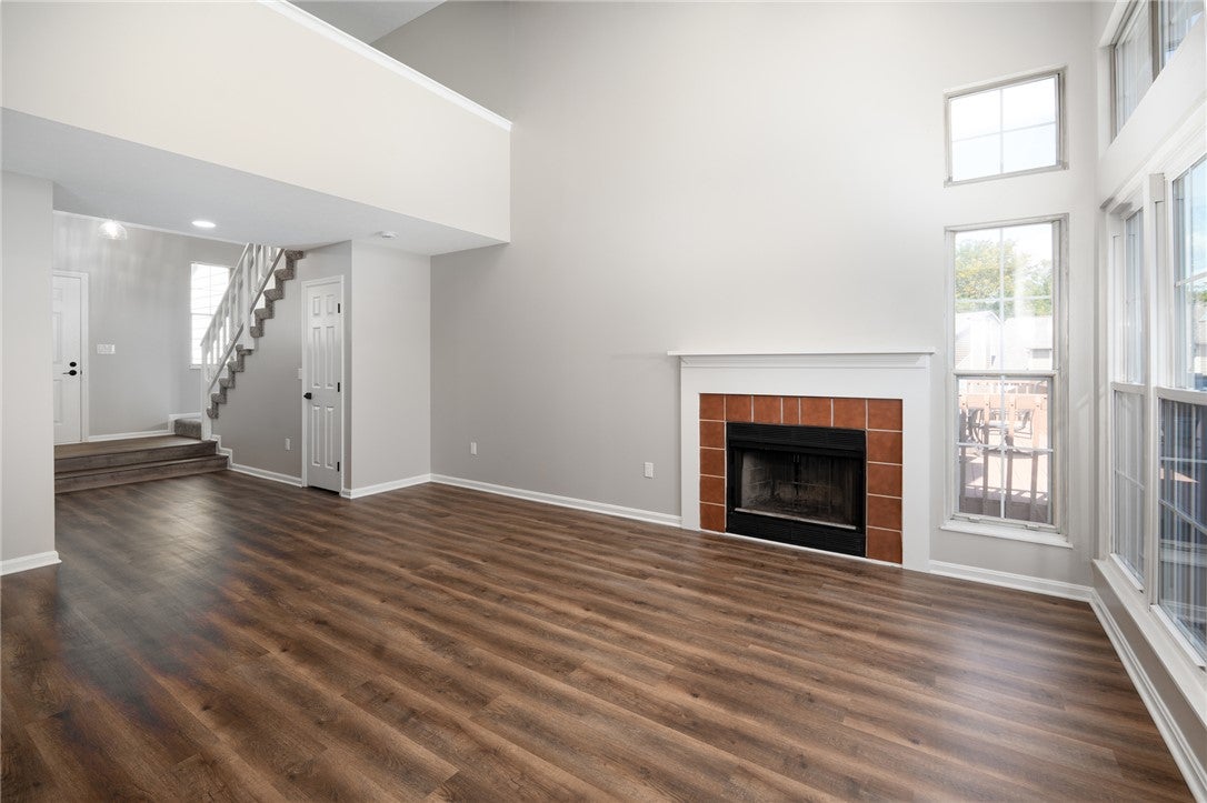 167 Queens Crossing