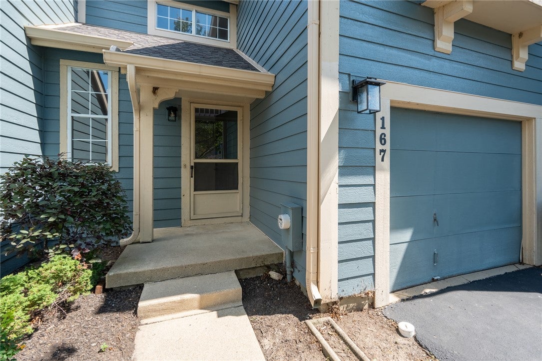 167 Queens Crossing