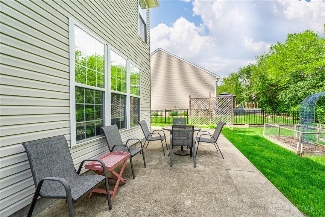 230 Stanton Drive, Springboro, Ohio image 8