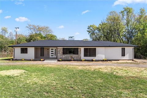 Photo of 2622 Soldiers Home-West Carrollton Rd Rd, Dayton, OH 45417 (MLS # 953162)