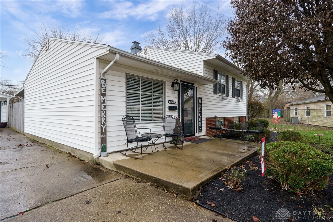 2433 Suffolk Court, Dayton, Ohio image 3