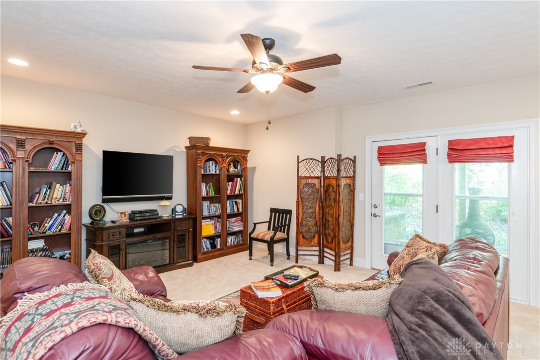 2082 Tamarack Ridge Court, Beavercreek, Ohio image 25