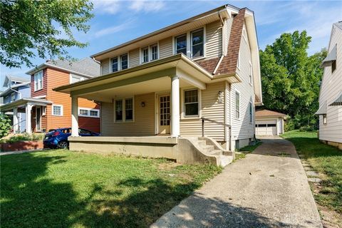 Photo of 121 Marson Drive, Dayton, OH 45405 (MLS # 945738)