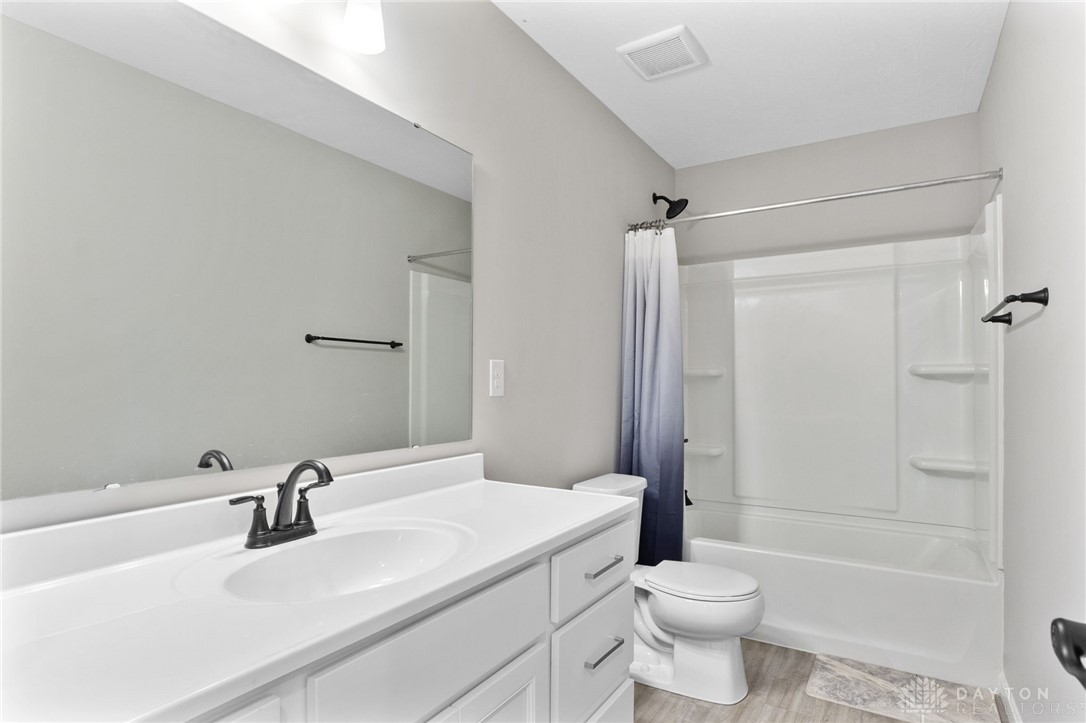 1466 Catford Court, Fairborn, Ohio image 25