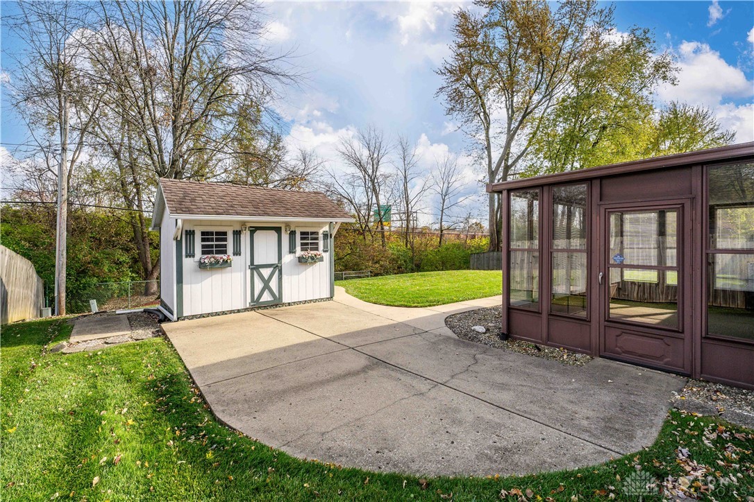 1824 Scotch Pine Drive, Beavercreek, Ohio image 2