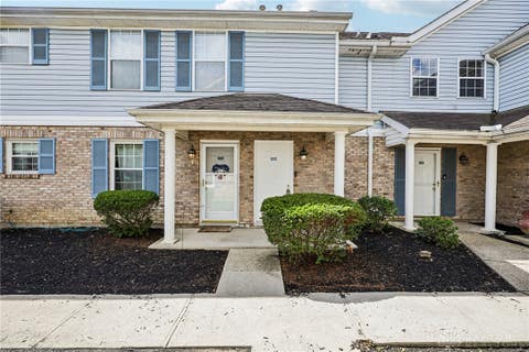 Condo For Sale - 9726 Timberview Court<br/> West Chester, OH 45241