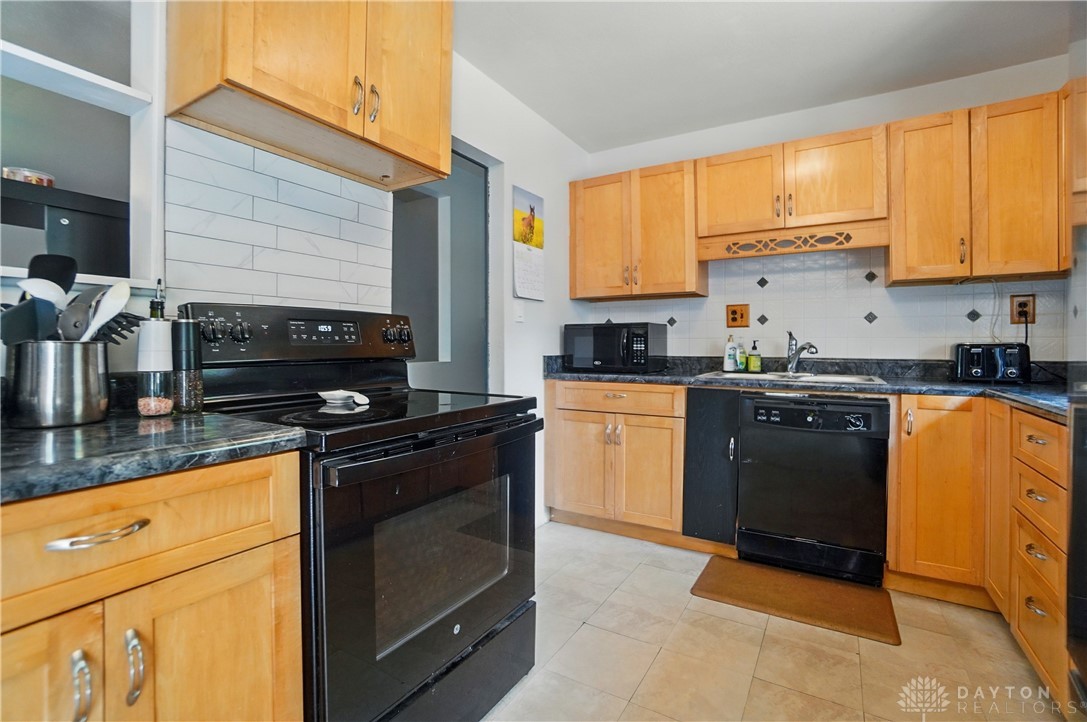 2584 Woodman Drive, Dayton, Ohio image 15