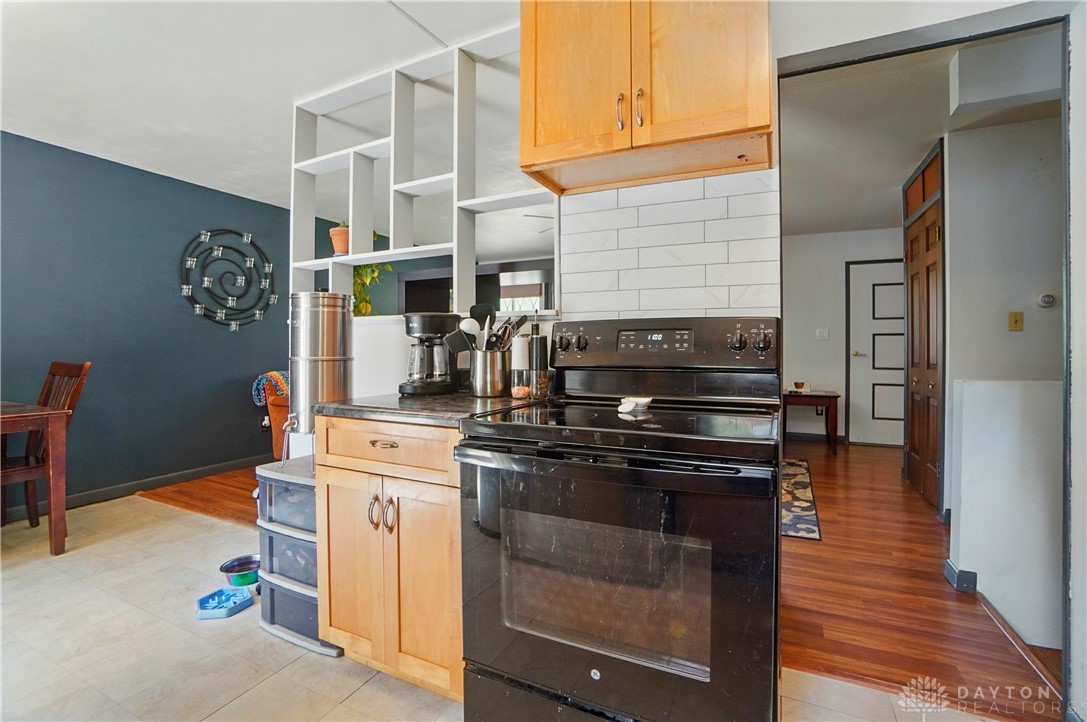 2584 Woodman Drive, Dayton, Ohio image 17