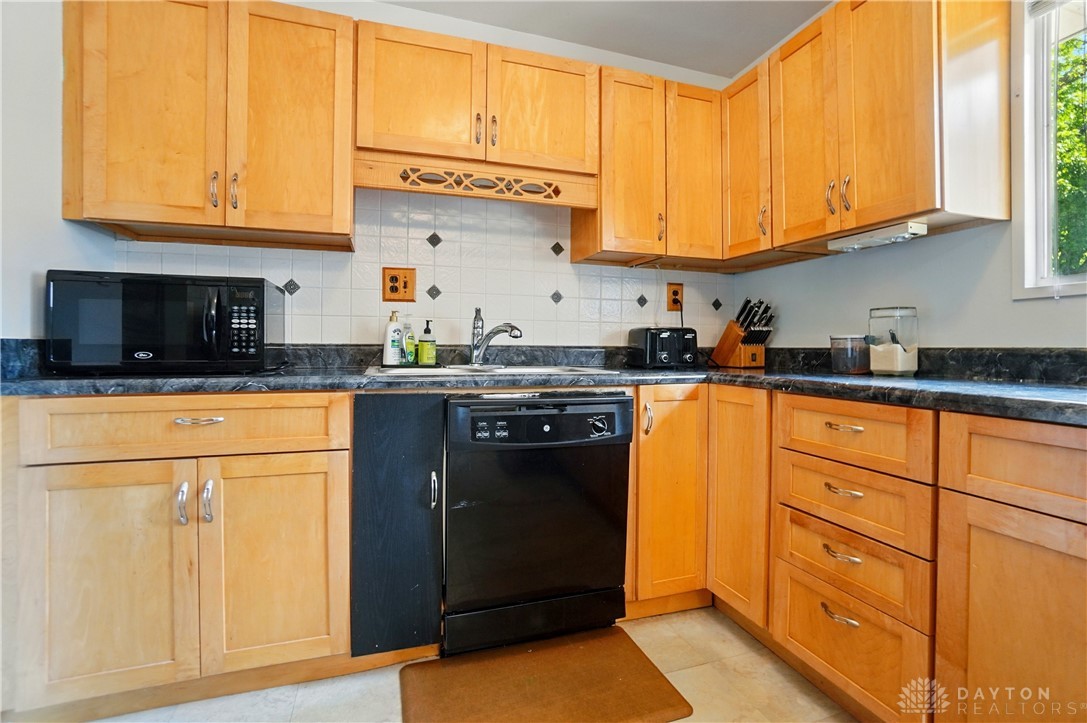 2584 Woodman Drive, Dayton, Ohio image 16