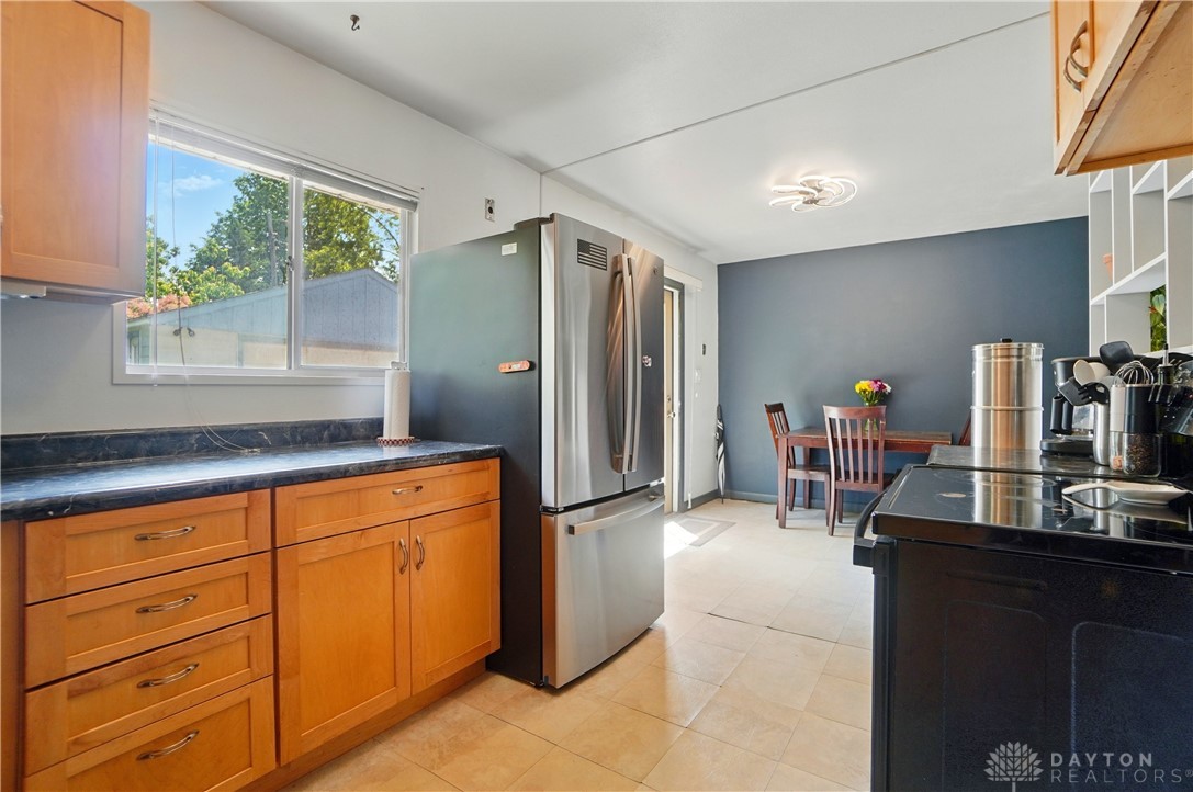 2584 Woodman Drive, Dayton, Ohio image 18