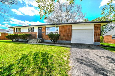 Photo of 308 Oldham Way, Englewood, OH 45322 (MLS # 956630)