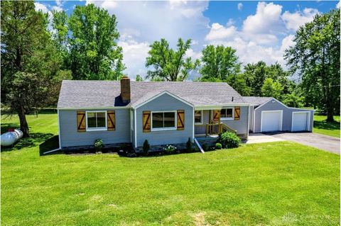 Photo of 1723 Harlan Road, Clearcreek Twp, OH 45068 (MLS # 963206)