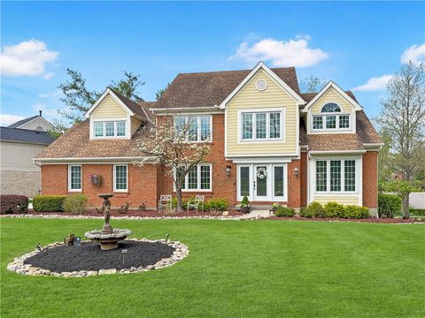 Photo of 143 Churchill Court, Loveland, OH 45140 (MLS # 957672)
