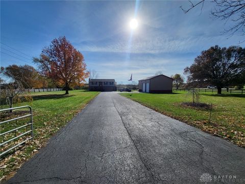 Photo of 4981 Eck Road, Middletown, OH 45042 (MLS # 947659)