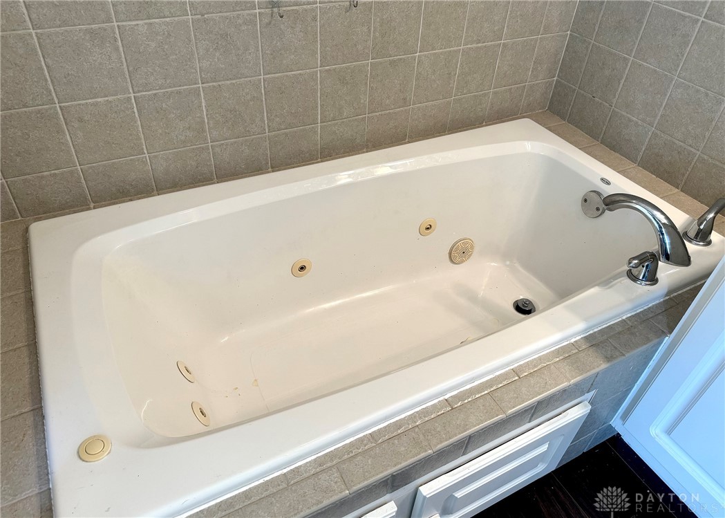 3630 Singing Wind Way, Urbana, Ohio image 43