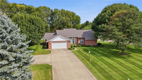 3 beds bed, 2.5 baths bath property at 9425 Brenrick Drive, Piqua, OH 45356