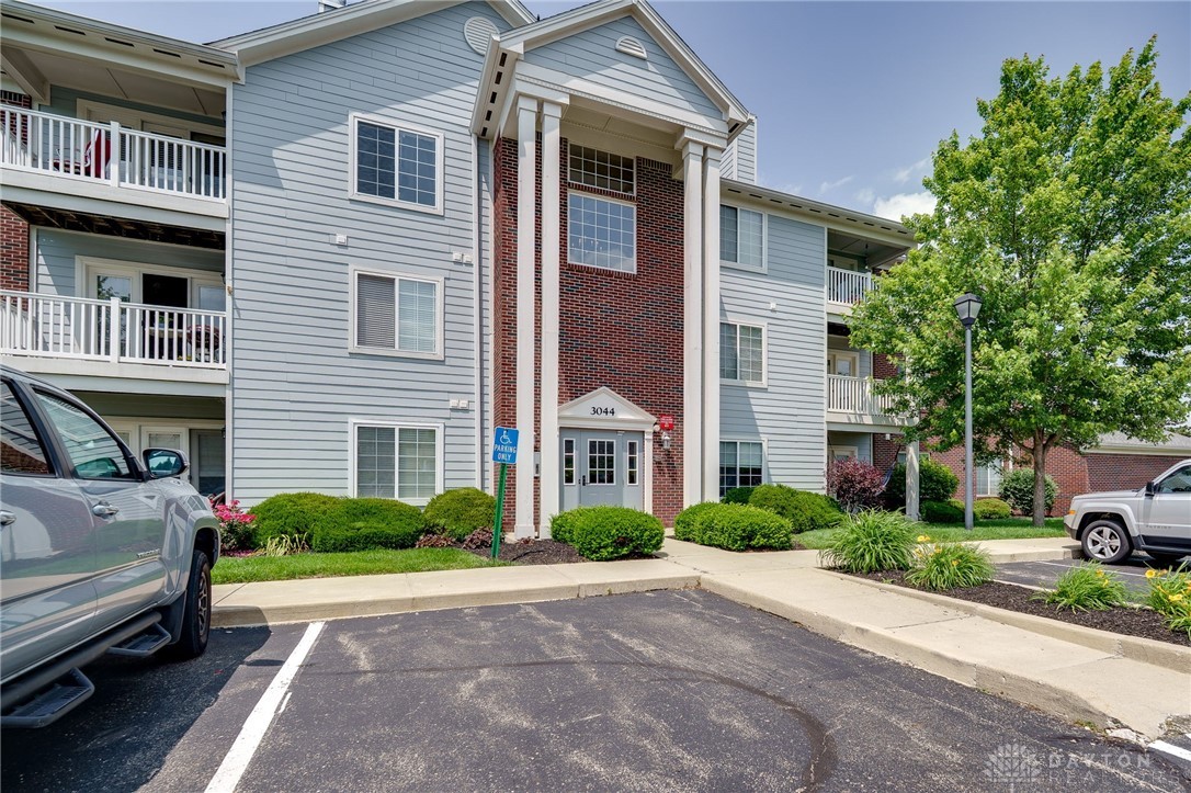 Beavercreek, Ohio 45431, United States, 3 Bedrooms Bedrooms, ,2 BathroomsBathrooms,Residential,Pending,152118