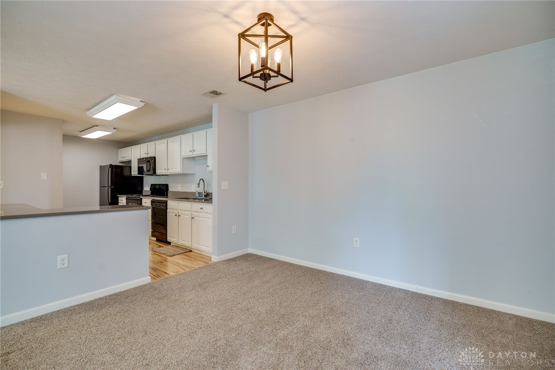 Beavercreek, Ohio 45431, United States, 3 Bedrooms Bedrooms, ,2 BathroomsBathrooms,Residential,Pending,152118