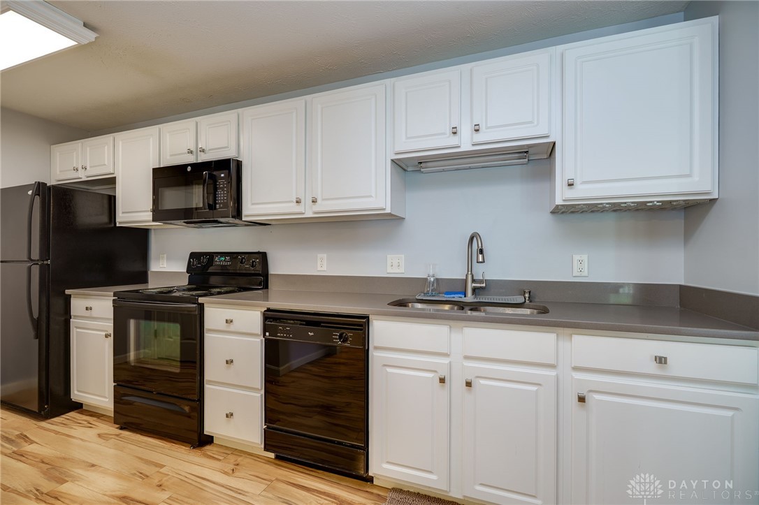 Beavercreek, Ohio 45431, United States, 3 Bedrooms Bedrooms, ,2 BathroomsBathrooms,Residential,Pending,152118