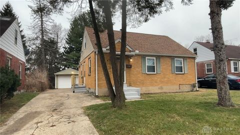 Photo of 332 Ashwood Avenue, Dayton, OH 45405 (MLS # 950203)