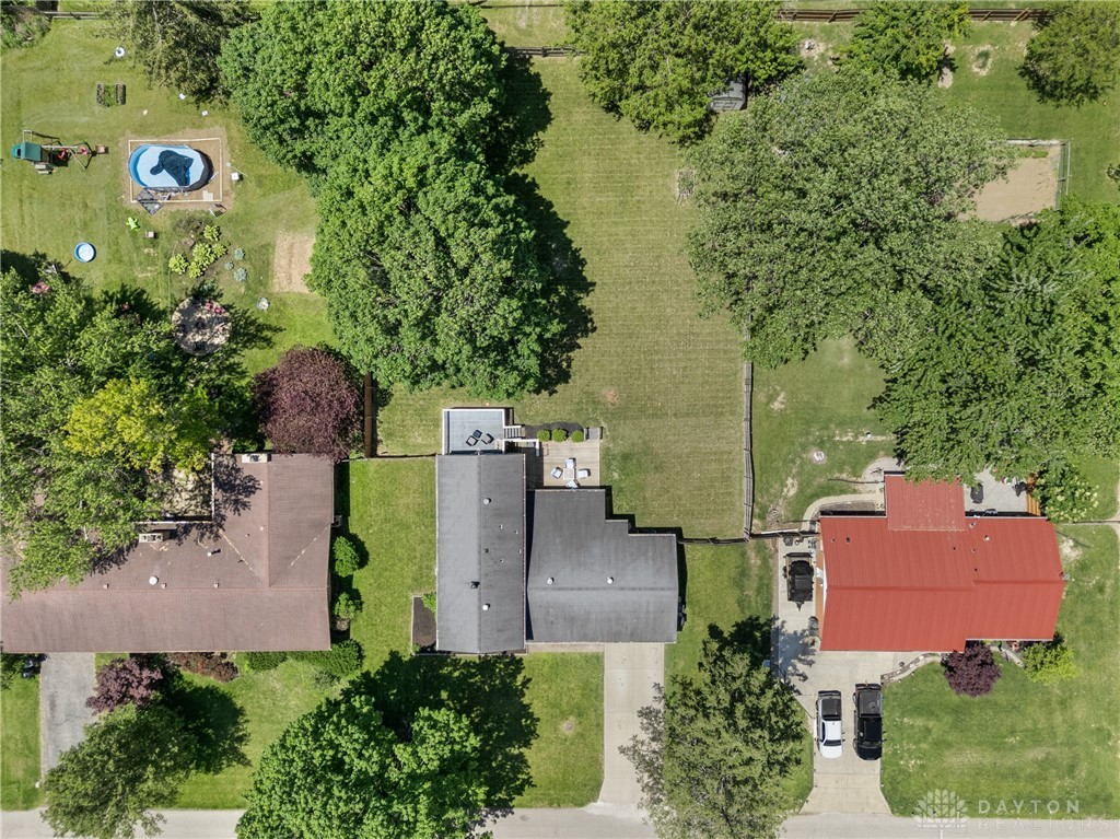 2089 Clearview Drive, Bellbrook, Ohio image 4