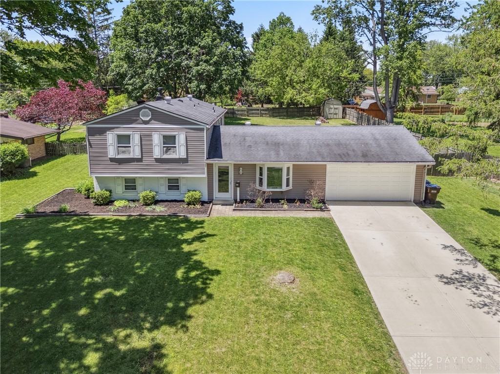 2089 Clearview Drive, Bellbrook, Ohio image 2