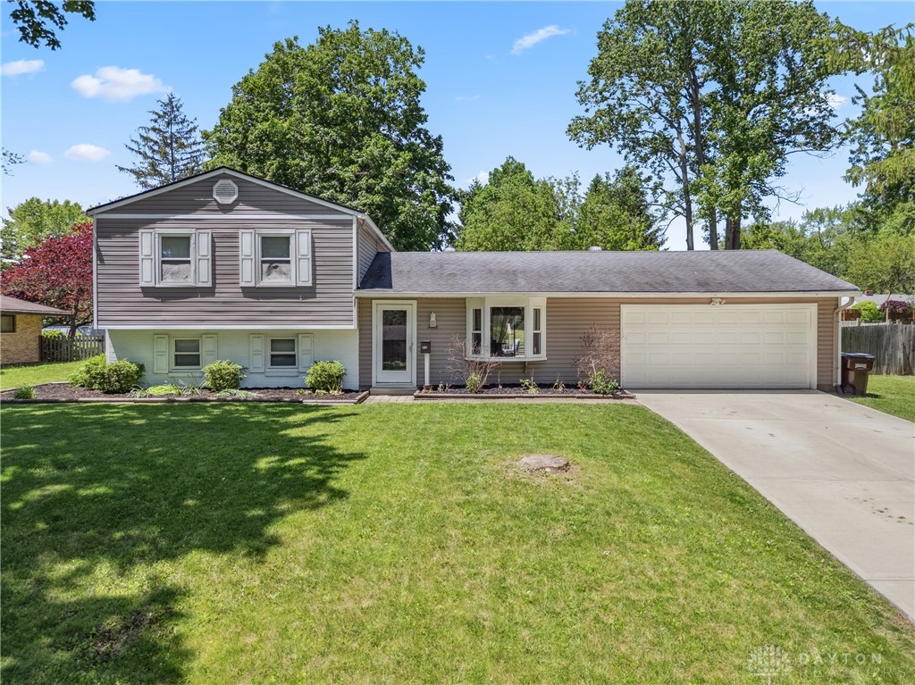 2089 Clearview Drive, Bellbrook, Ohio image 1