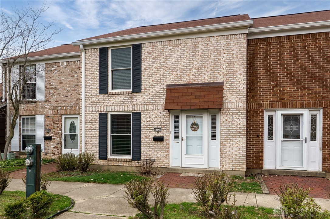 1105 Charleston Court, Fairborn, Ohio image 3