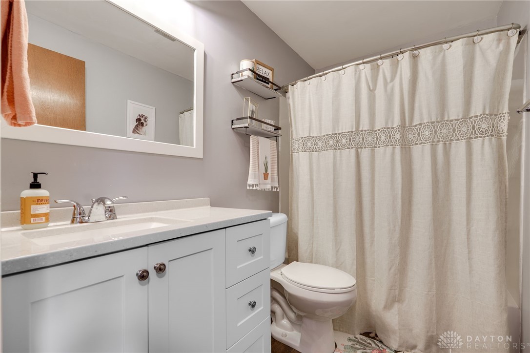 1105 Charleston Court, Fairborn, Ohio image 34