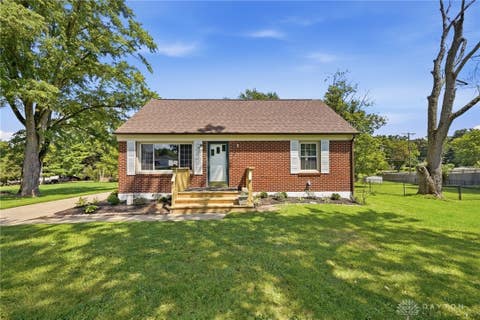 Homes For Sale - 1652 Ridgeway Drive<br/> Springfield, OH 45506