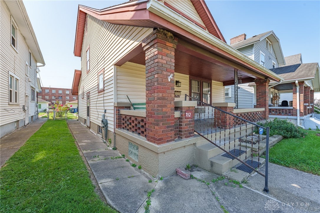 712 Huffman Avenue
