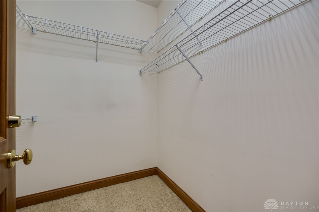 1656 Fox Trail, Bellbrook, Ohio image 38