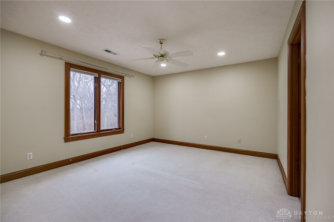1656 Fox Trail, Bellbrook, Ohio image 50