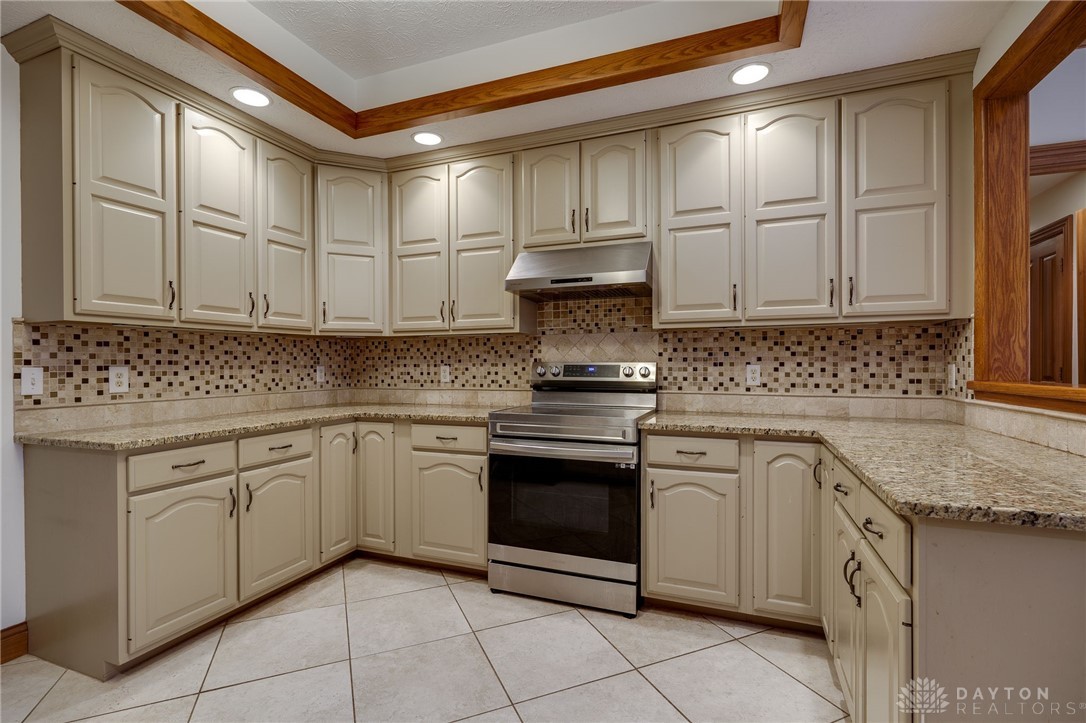 1656 Fox Trail, Bellbrook, Ohio image 25