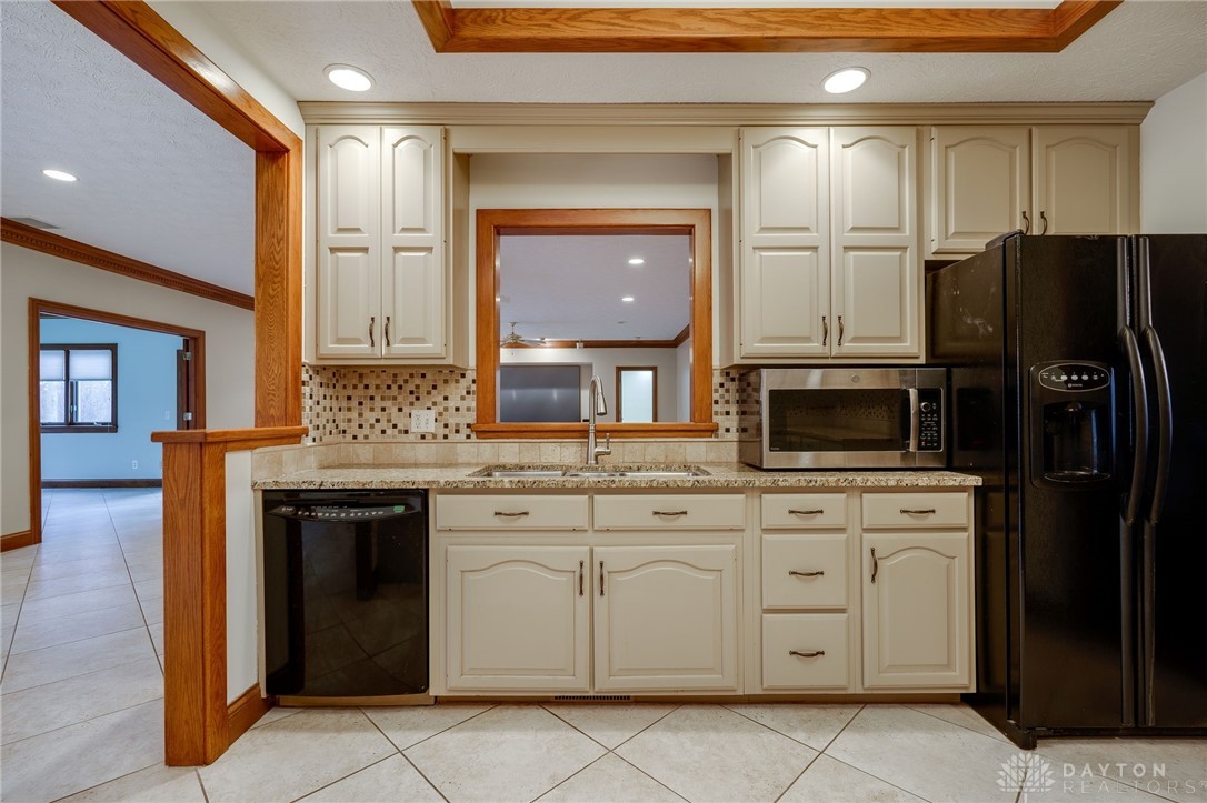 1656 Fox Trail, Bellbrook, Ohio image 23