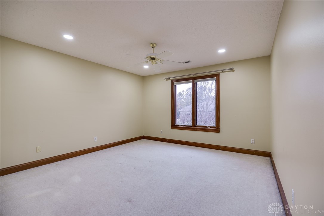 1656 Fox Trail, Bellbrook, Ohio image 46