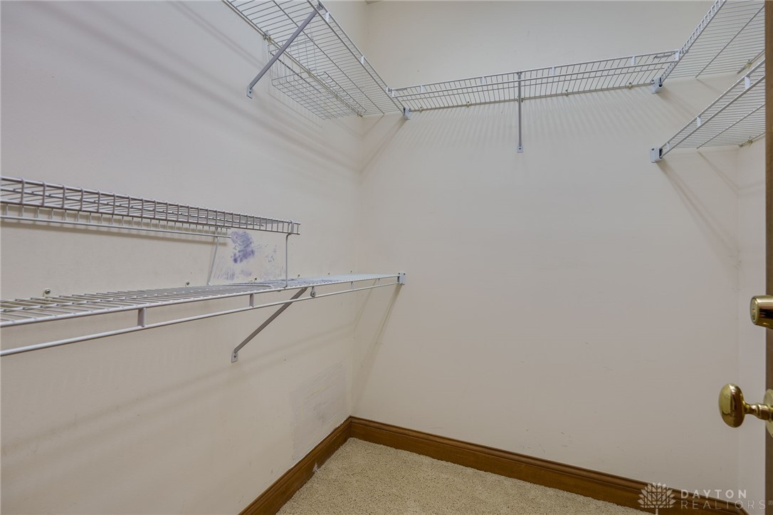 1656 Fox Trail, Bellbrook, Ohio image 39
