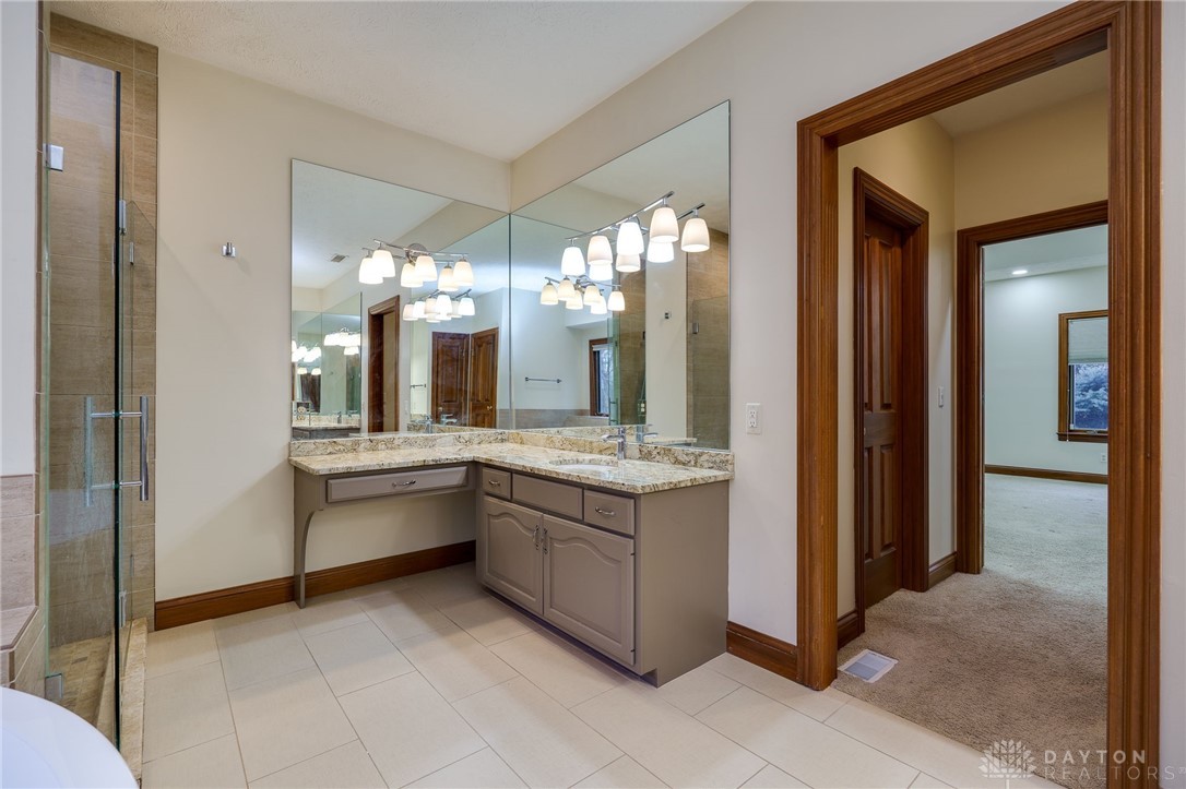 1656 Fox Trail, Bellbrook, Ohio image 35