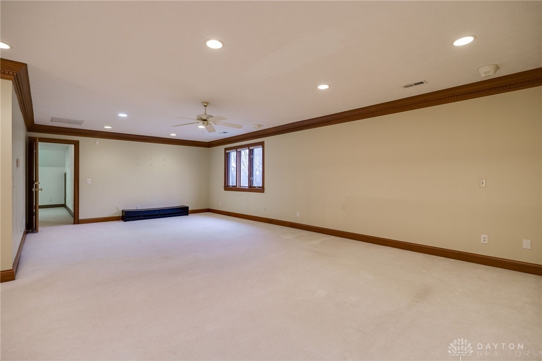 1656 Fox Trail, Bellbrook, Ohio image 44